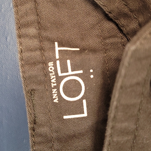 Brown shorts - Picture 3 of 4